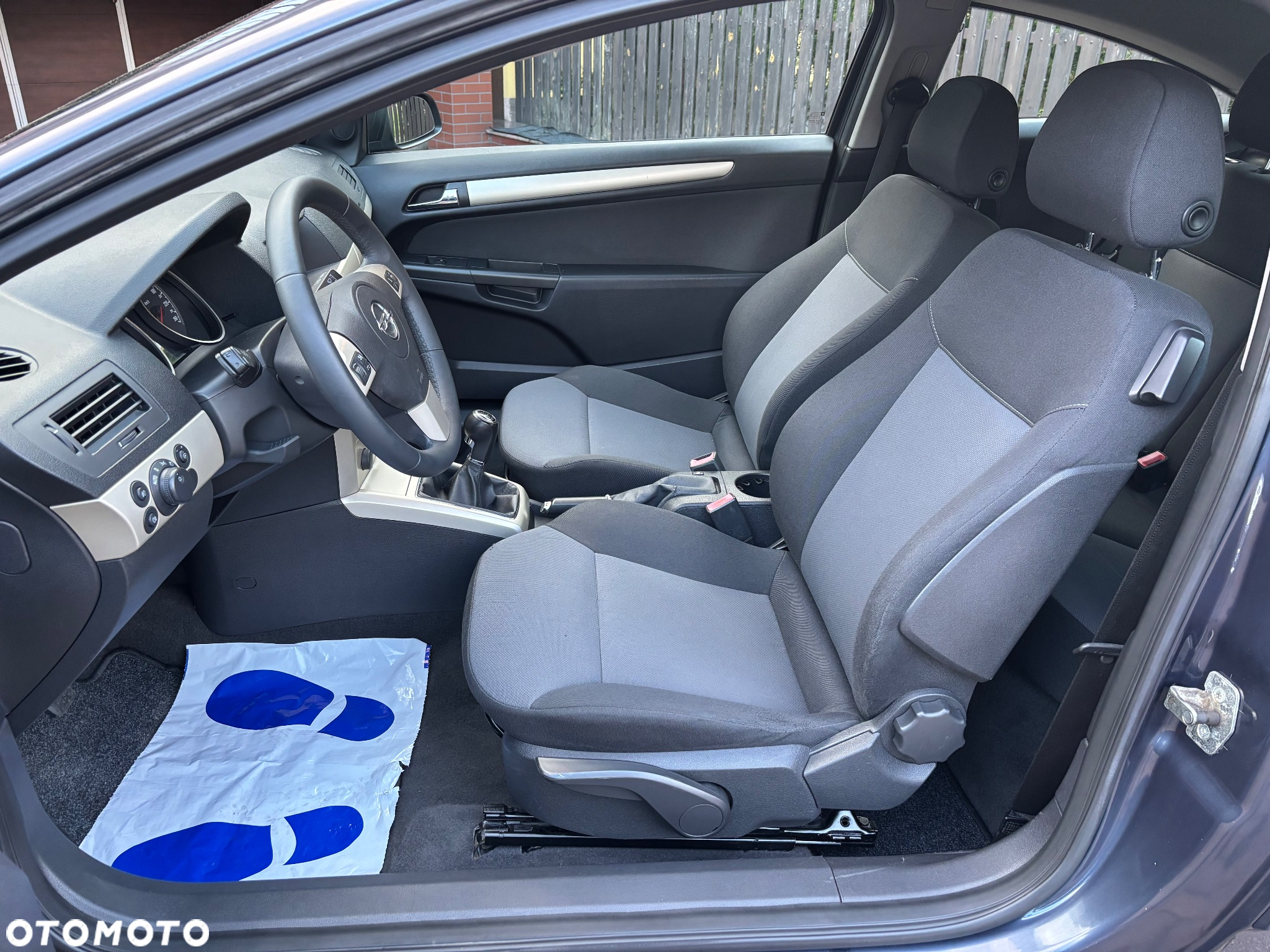 Opel Astra GTC 1.4 Cosmo - 29