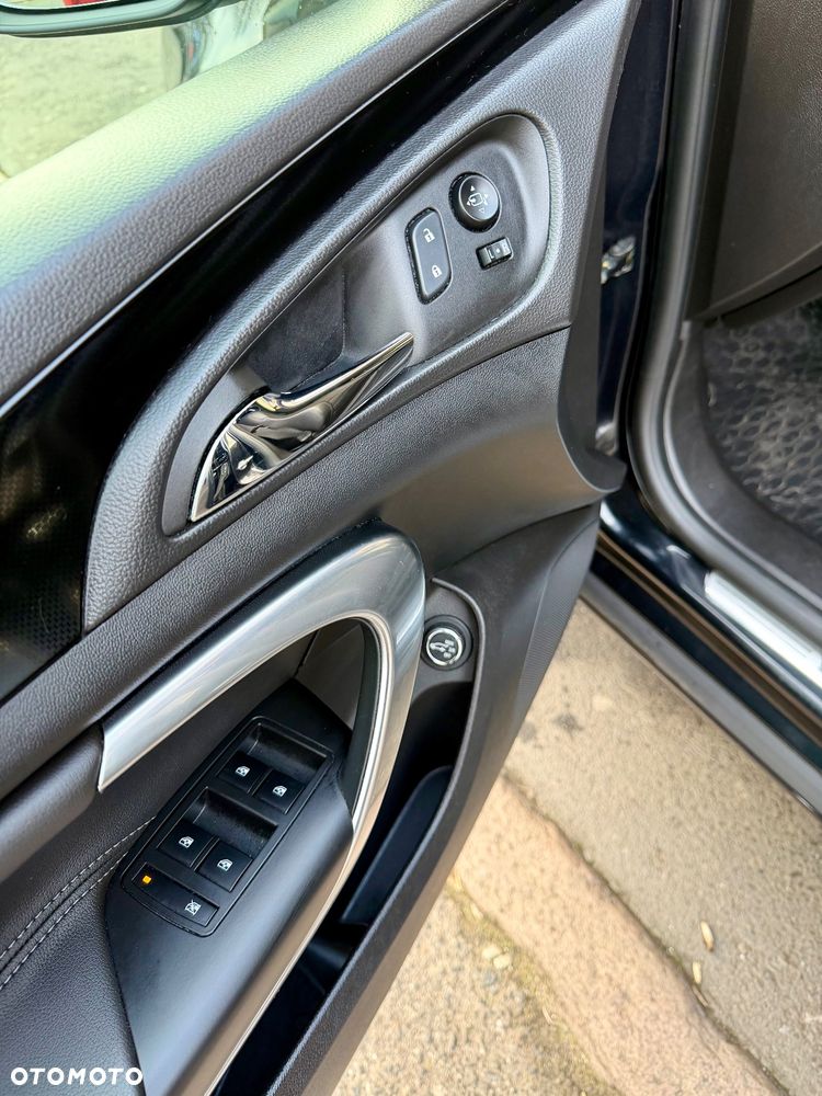 Opel Insignia 2.0 T Executive 4x4 - 15