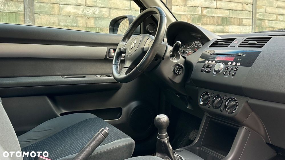 Suzuki Swift 1.5 Black Sport Edition - 27