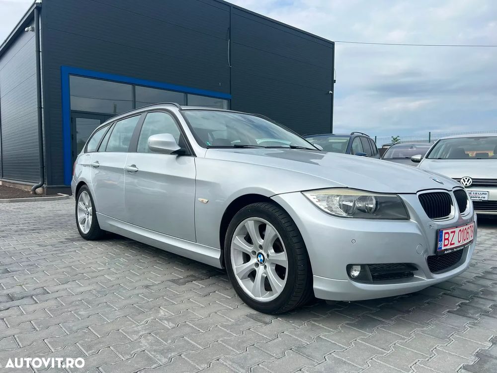 BMW 3 Series 2010 photo 3