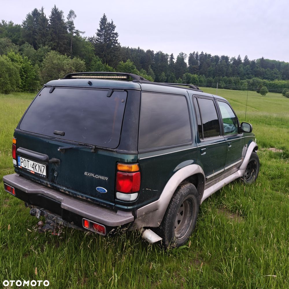 Ford Explorer - 5