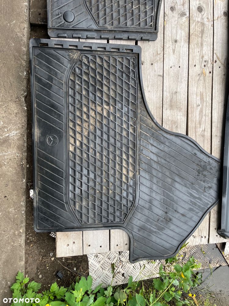 Dywaniki gumowe Mercedes Sprinter W910 W907 - 2