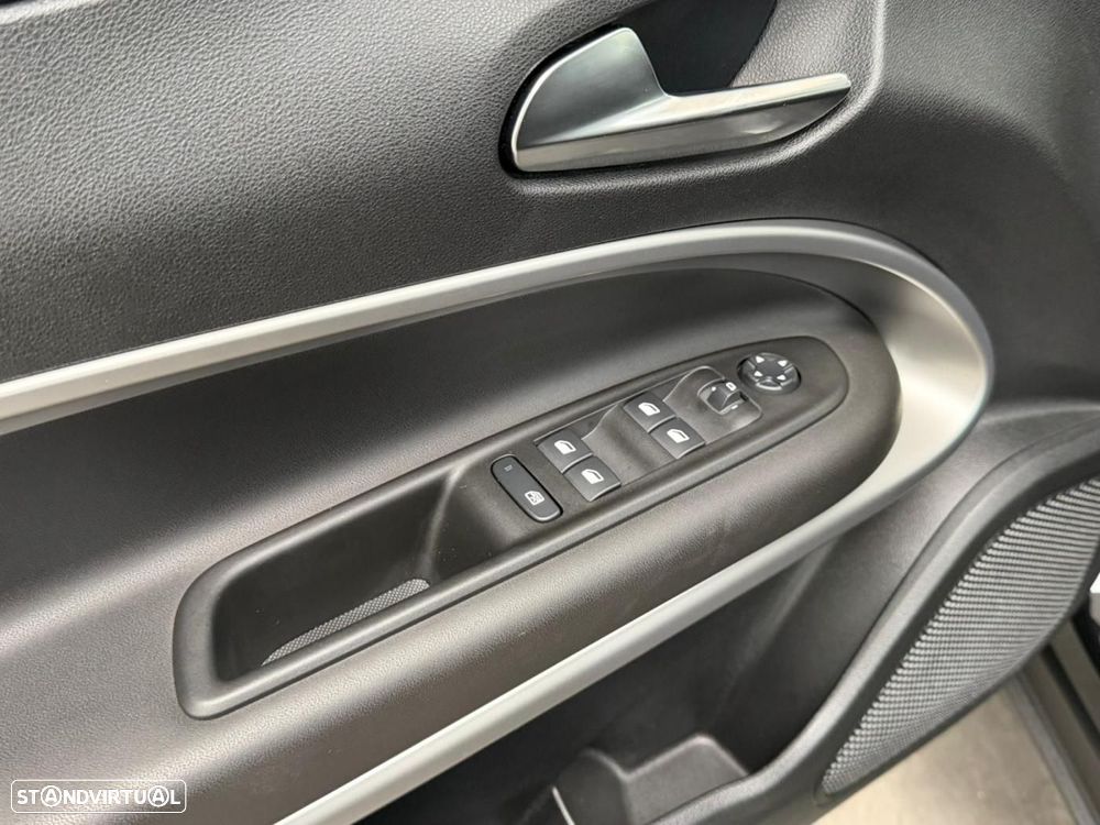 Jeep Avenger 54 kWh Black Edition - 33