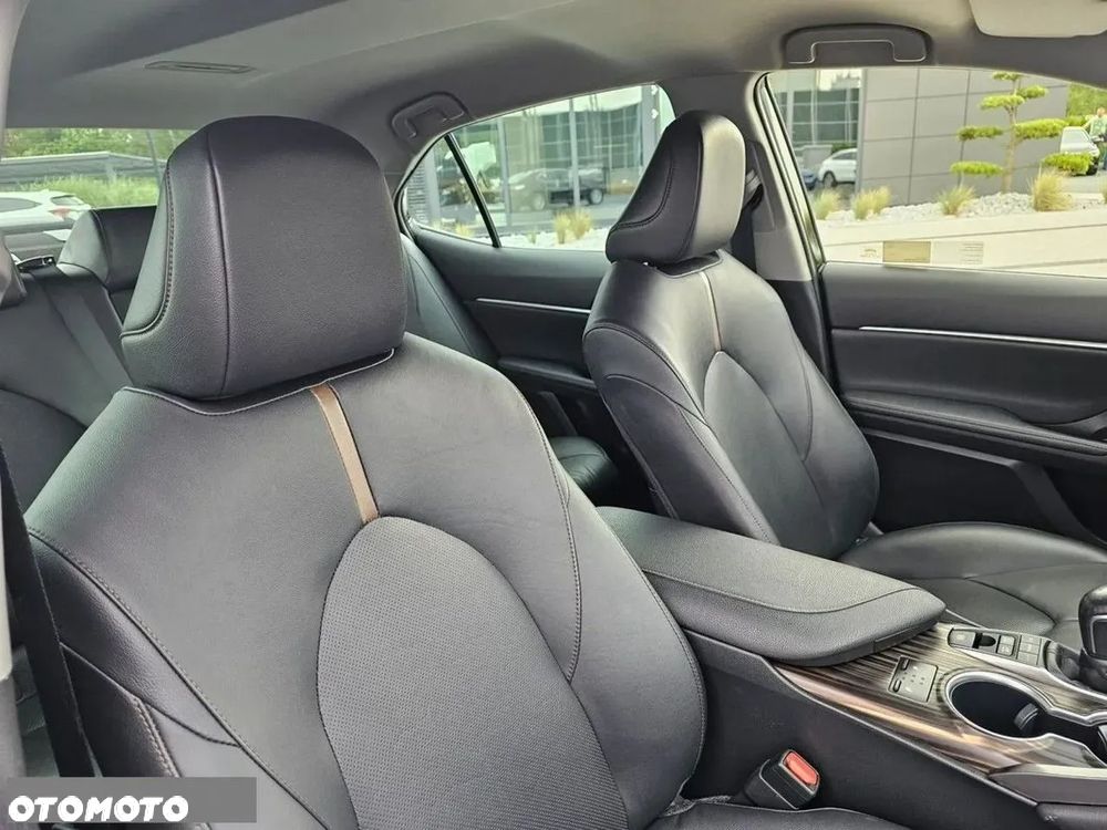 Toyota Camry 2.5 Hybrid Prestige CVT - 23