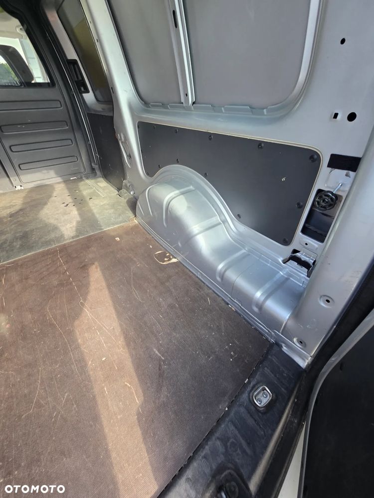 Volkswagen Caddy 2.0 TDI DSG - 8