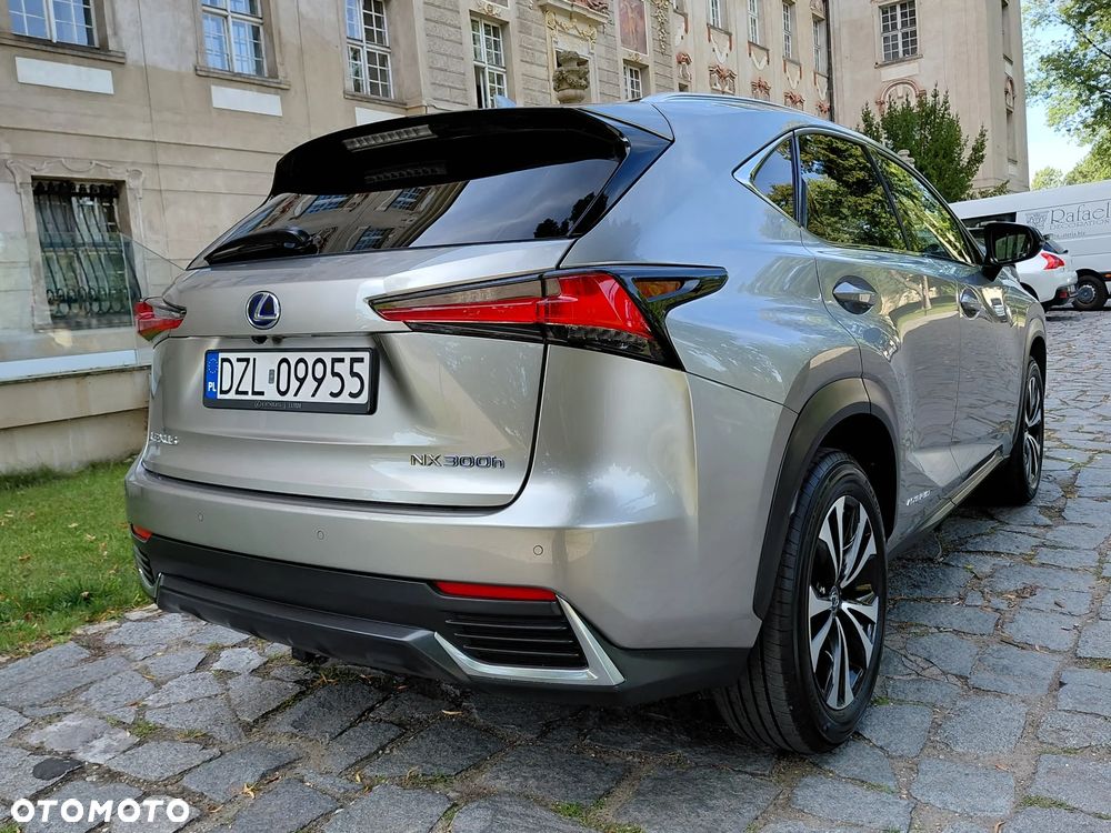 Lexus NX 300h Prestige AWD - 30