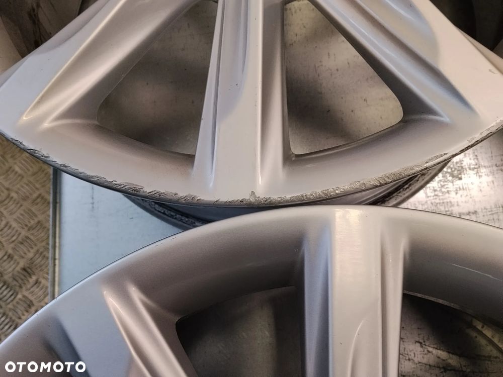 Felgi Audi A6 A7 A8 8Jx19 et26 5x112 - 7