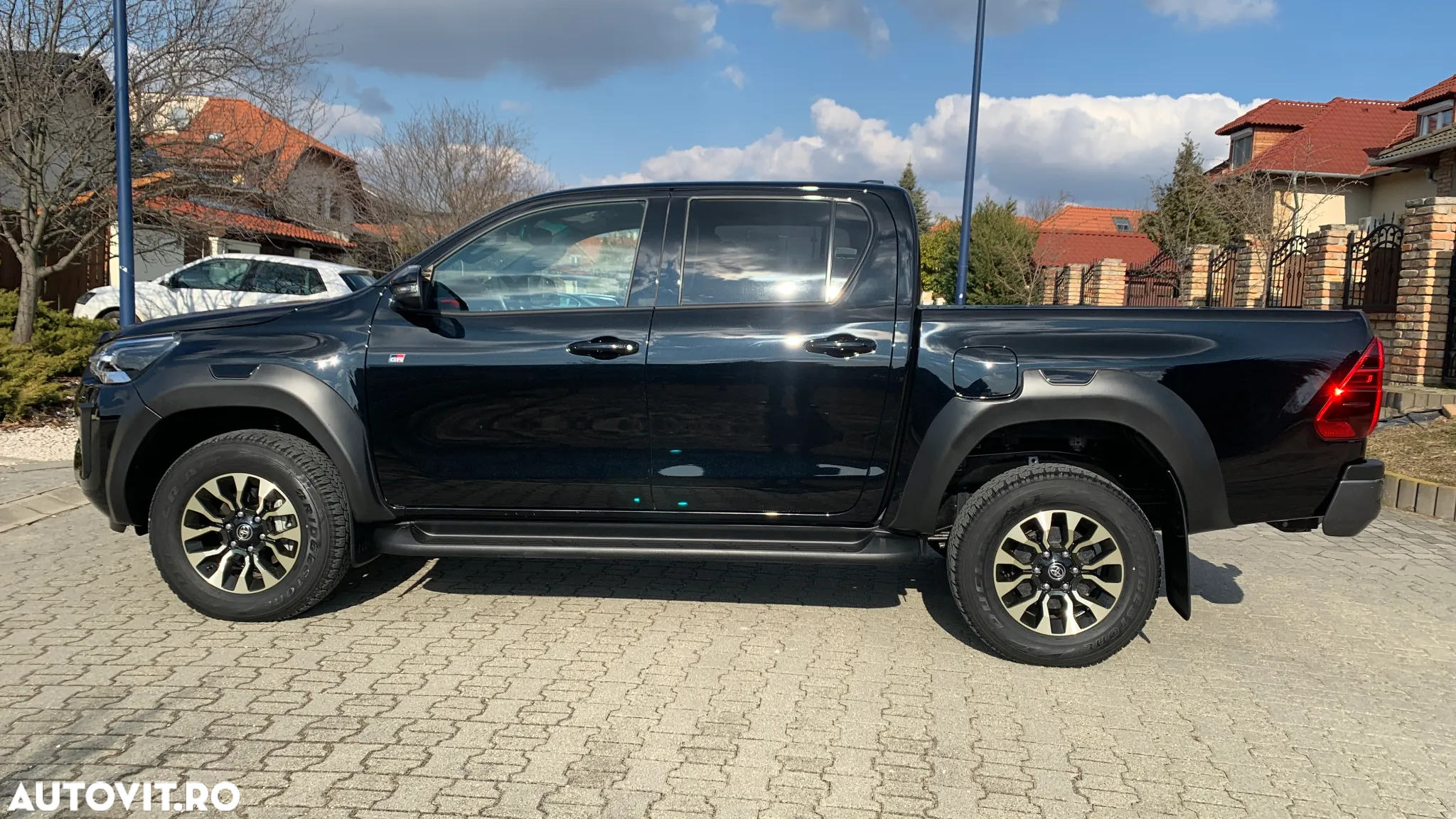 Toyota Hilux 2.8D 204CP 4x4 Double Cab AT GR Sport - 6