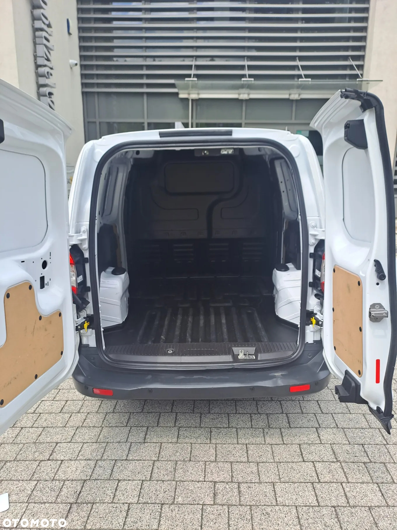 Ford Courier - 8