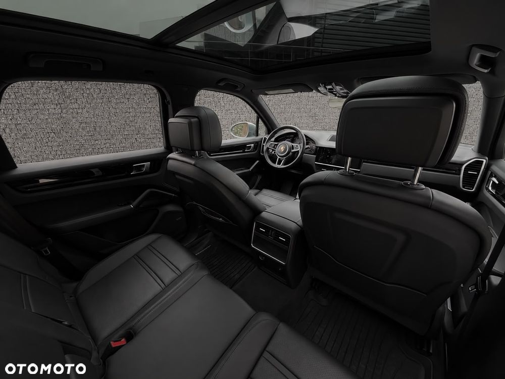 Porsche Cayenne S - 11