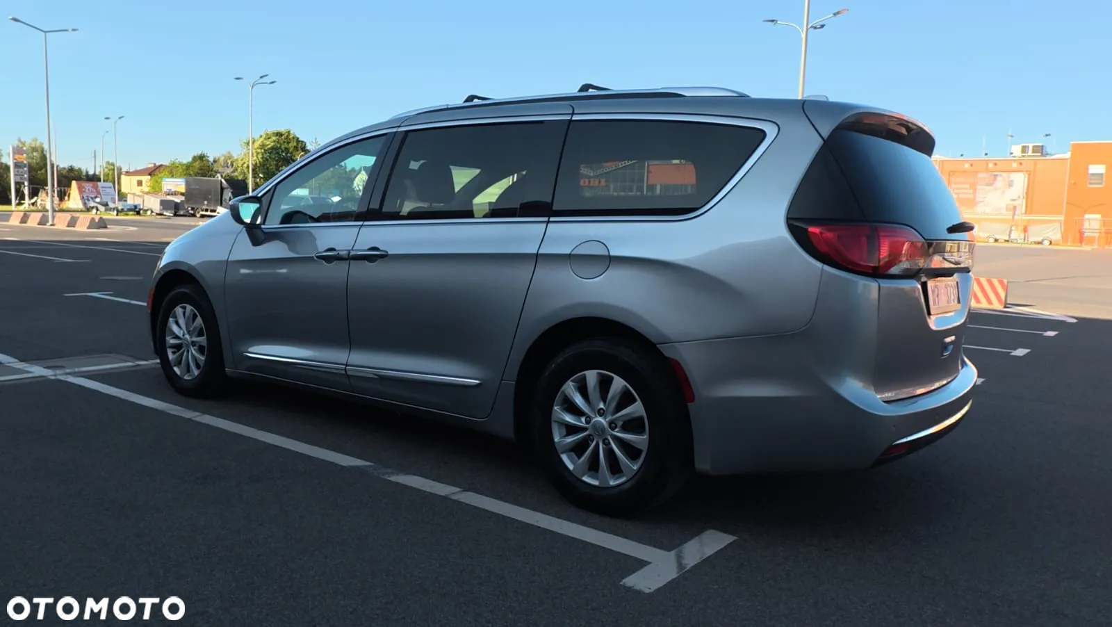 Chrysler Pacifica - 4