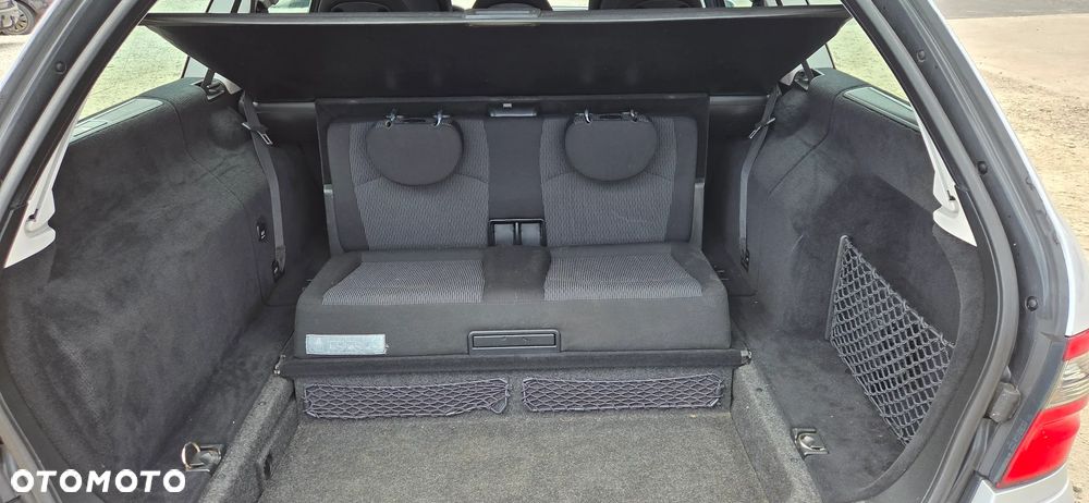 Mercedes-Benz Klasa E 280 CDI T Classic - 14