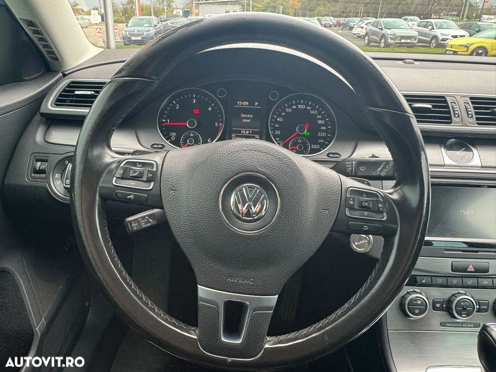 Volkswagen Passat Variant 2.0 TDI Blue TDI DSG Highline - 13