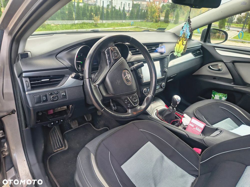 Toyota Avensis - 7