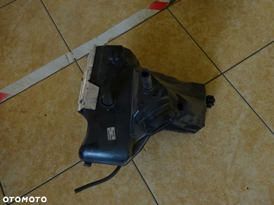 Obudowa FIltra Powietrza Audi Q5 A5 8K0133837AB - 1