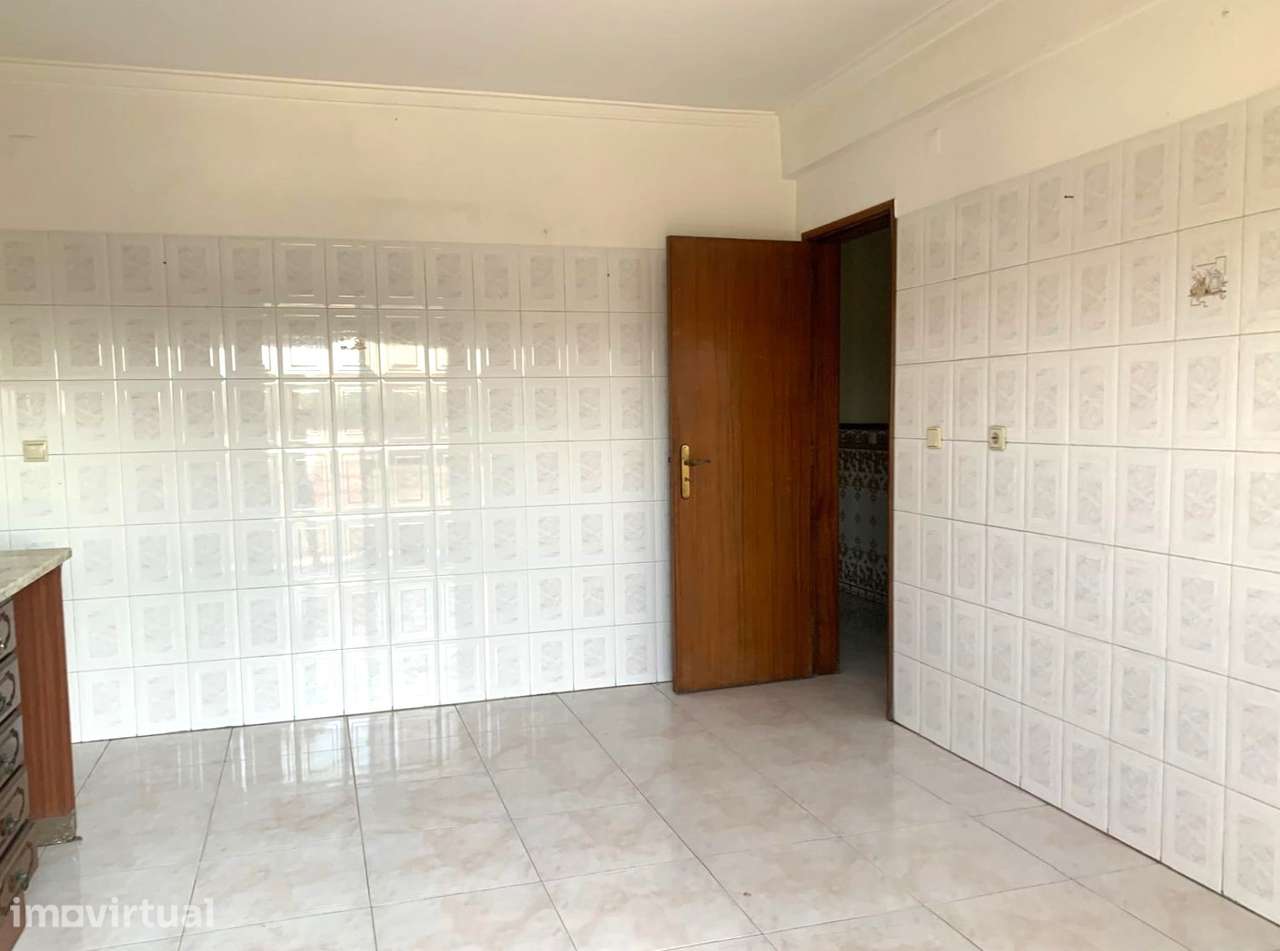 Apartamento T2 com lugar de garagem, Fogueteiro - Paivas - Grande imagem: 4/23
