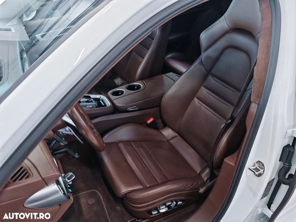 Porsche Panamera - 8