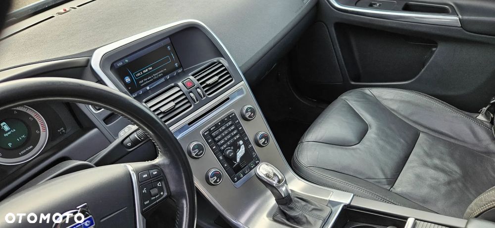 Volvo XC 60 D5 AWD Geartronic Summum - 34