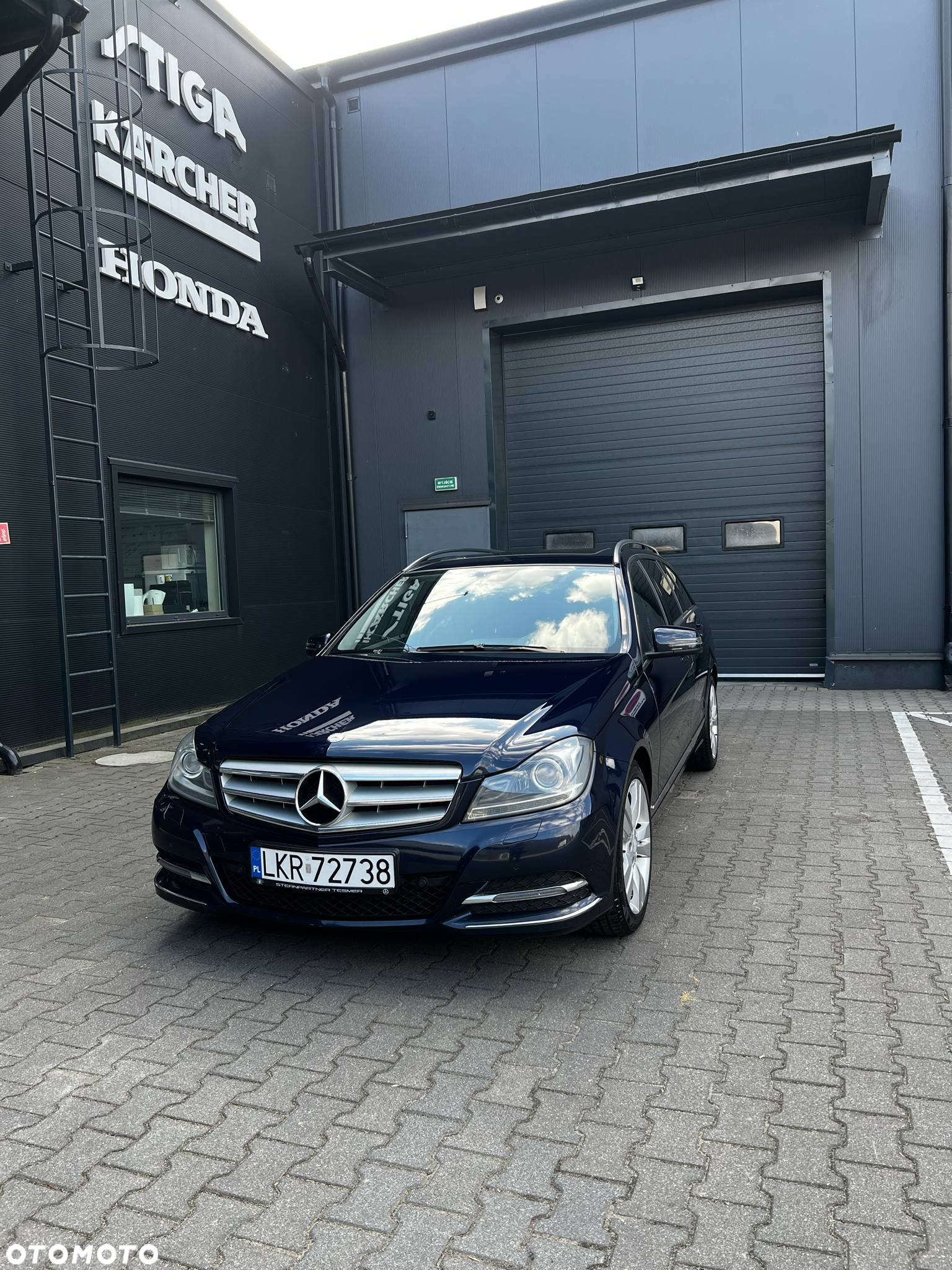 Mercedes-Benz Klasa C 300 CDI BlueEff 4-Matic Avantgarde - 4