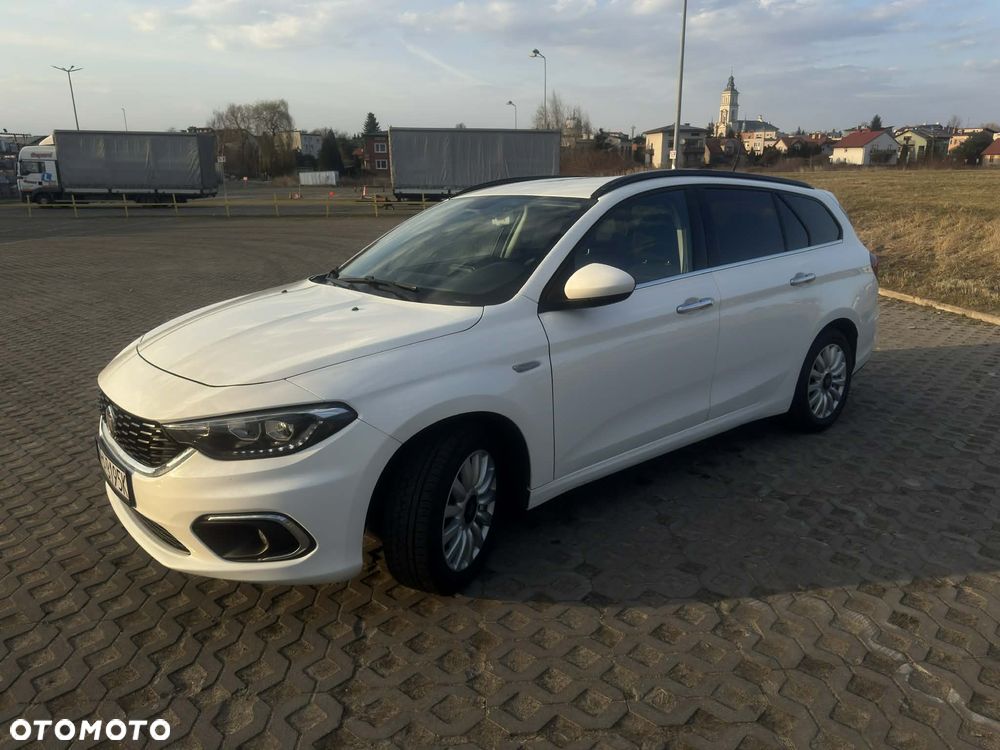 Fiat Tipo 1.6 MultiJet DCT Lounge - 3