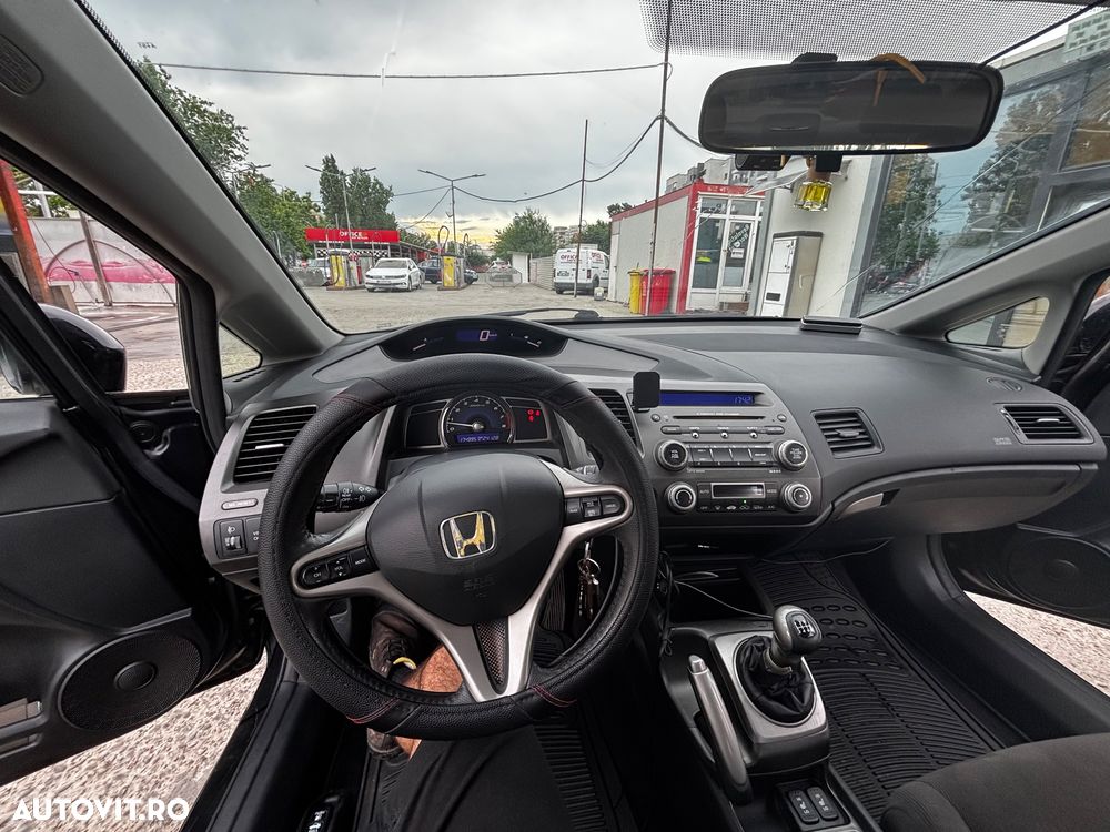 Honda Civic 1.8 S - 6