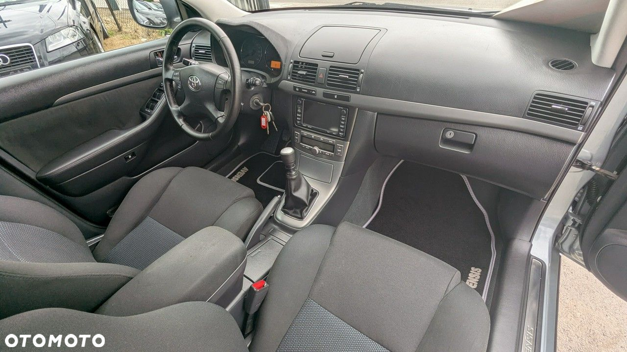 Toyota Avensis - 20