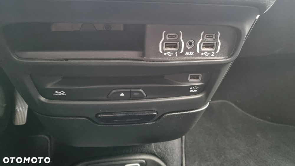 Chrysler Pacifica - 9