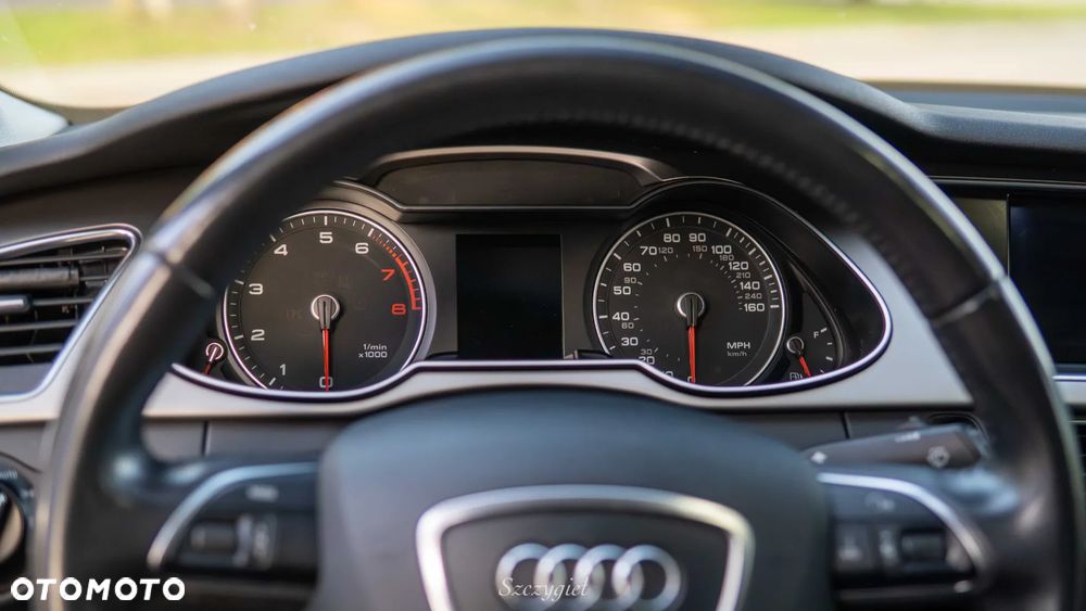 Audi A4 Limousine - 14