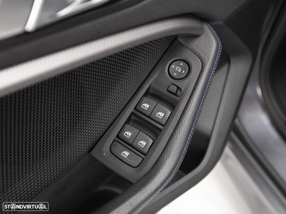 BMW 116 d Pack Desportivo M - 13