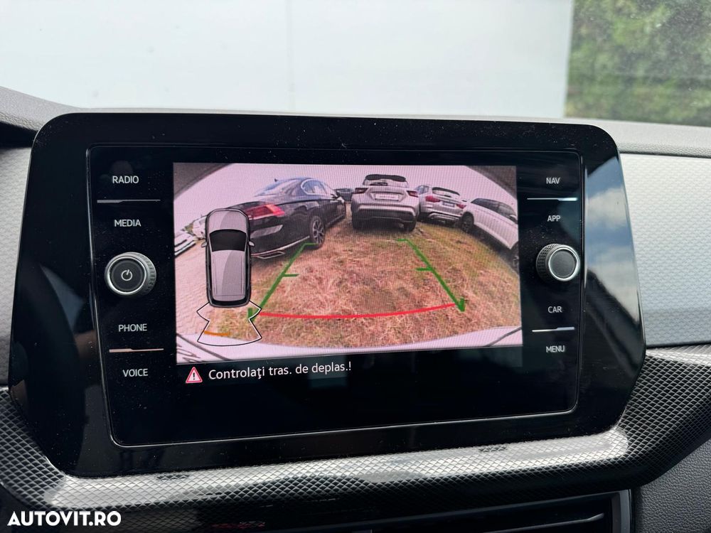 Volkswagen T-Cross - 17