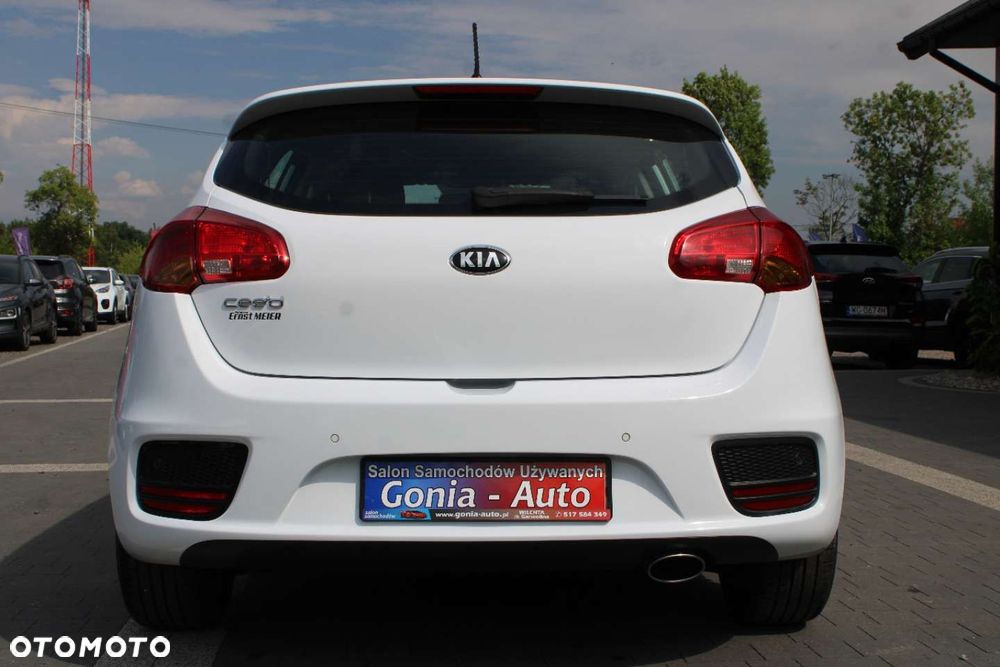 Kia Ceed - 16