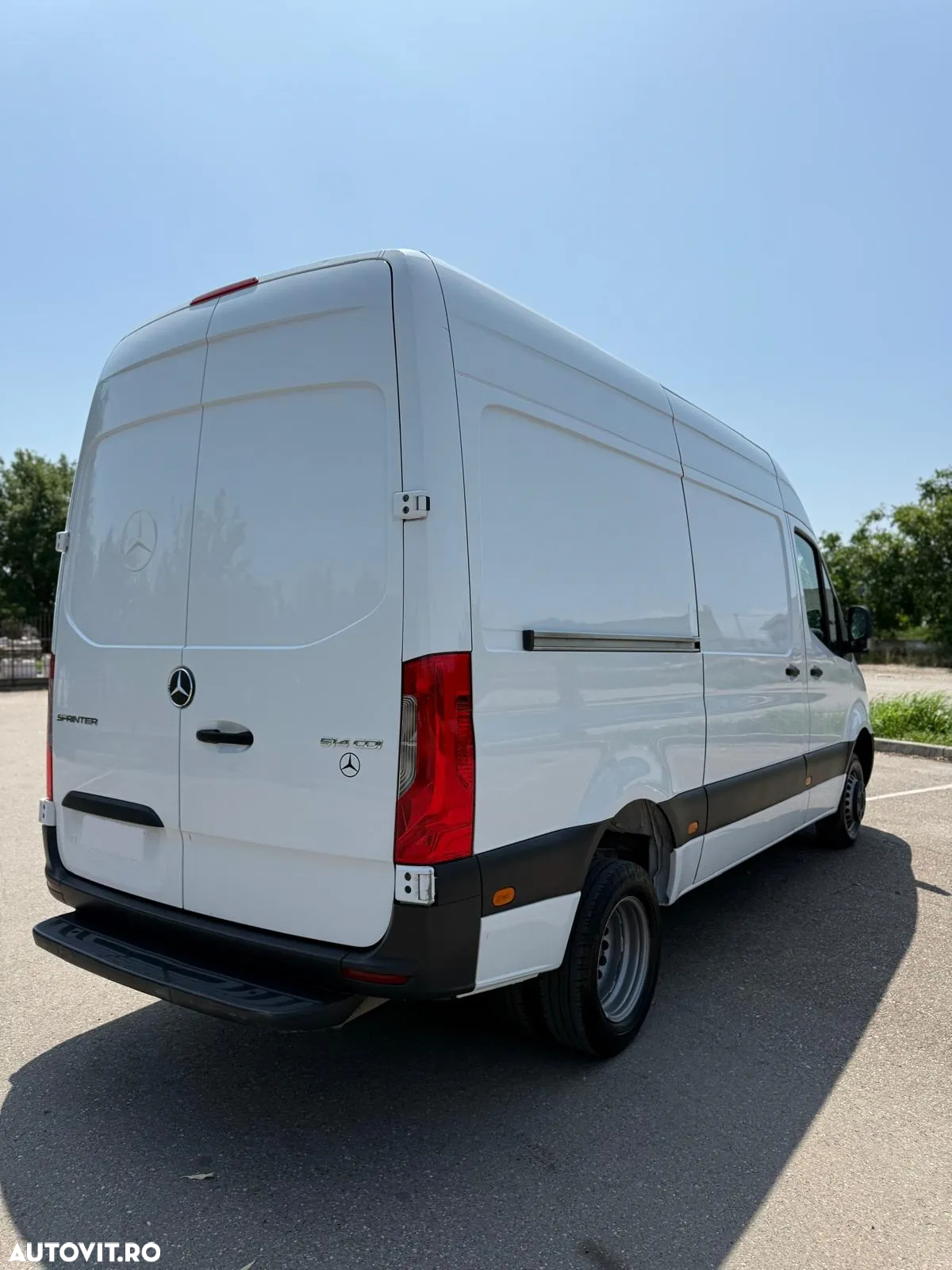 Mercedes-Benz Sprinter - 2