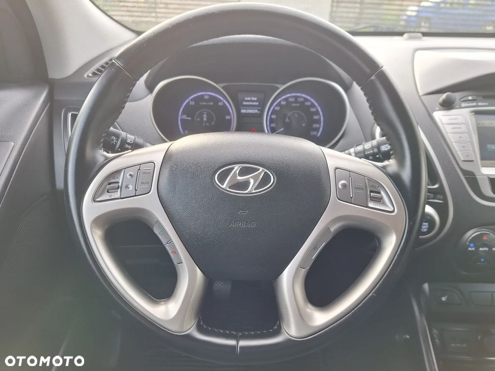 Hyundai ix35 1.7 CRDi 2WD blue Finale Silver - 25