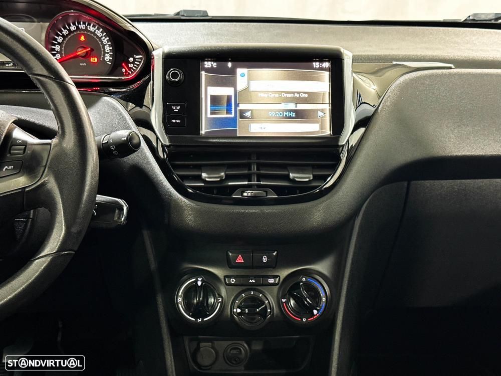 Peugeot 208 1.4 HDi Allure - 22