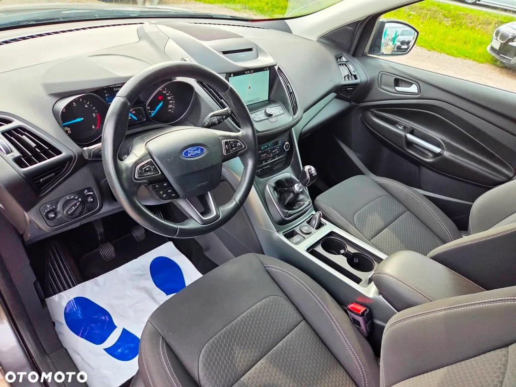 Ford Kuga 2.0 TDCi 2x4 Business Edition - 24