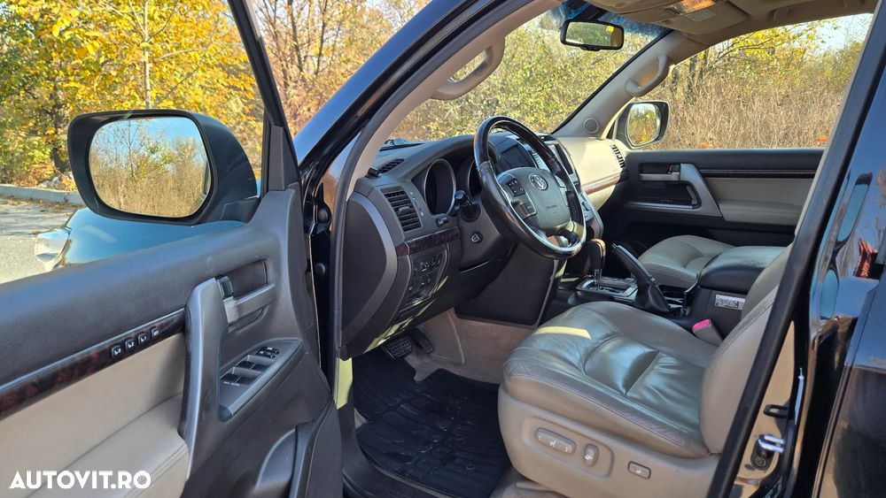 Toyota Land Cruiser V8 4.5 Aut Luxury - 8