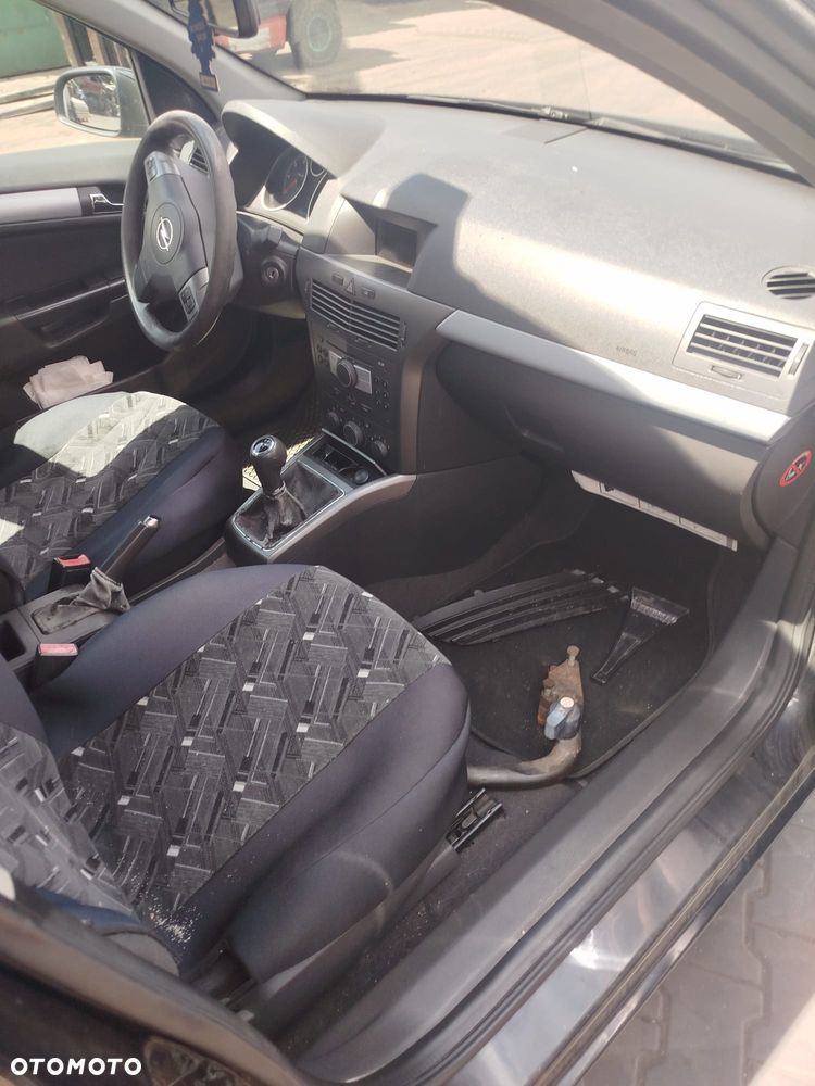 Opel Astra H na części. - 4