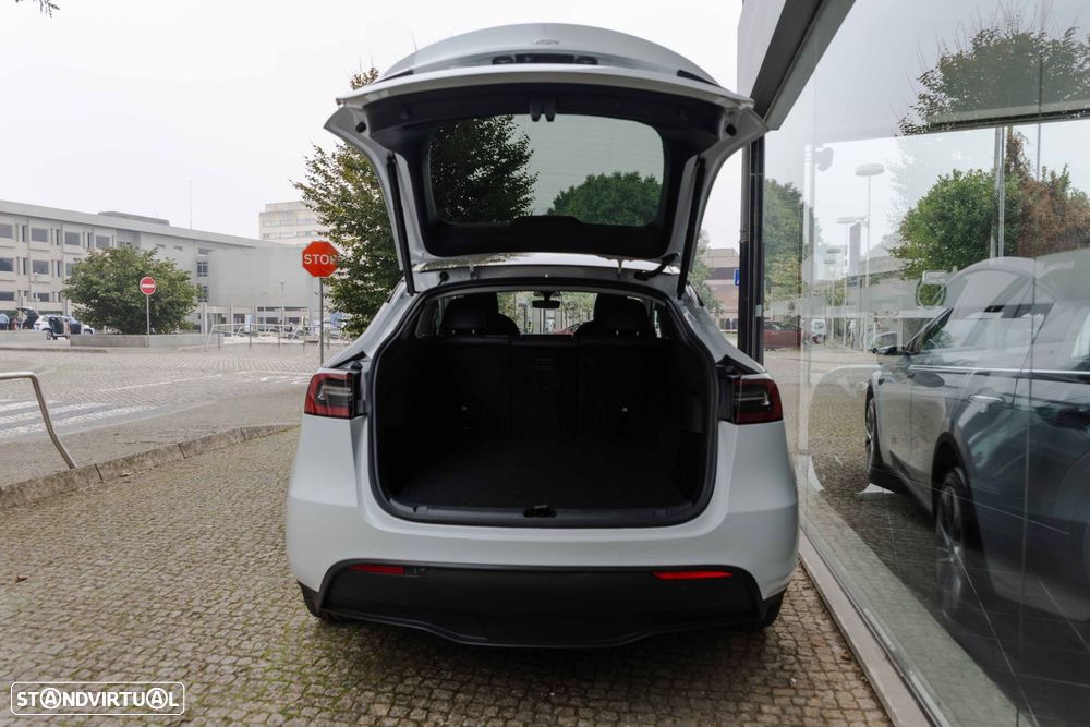 Tesla Model Y Long Range Tração Integral - 28