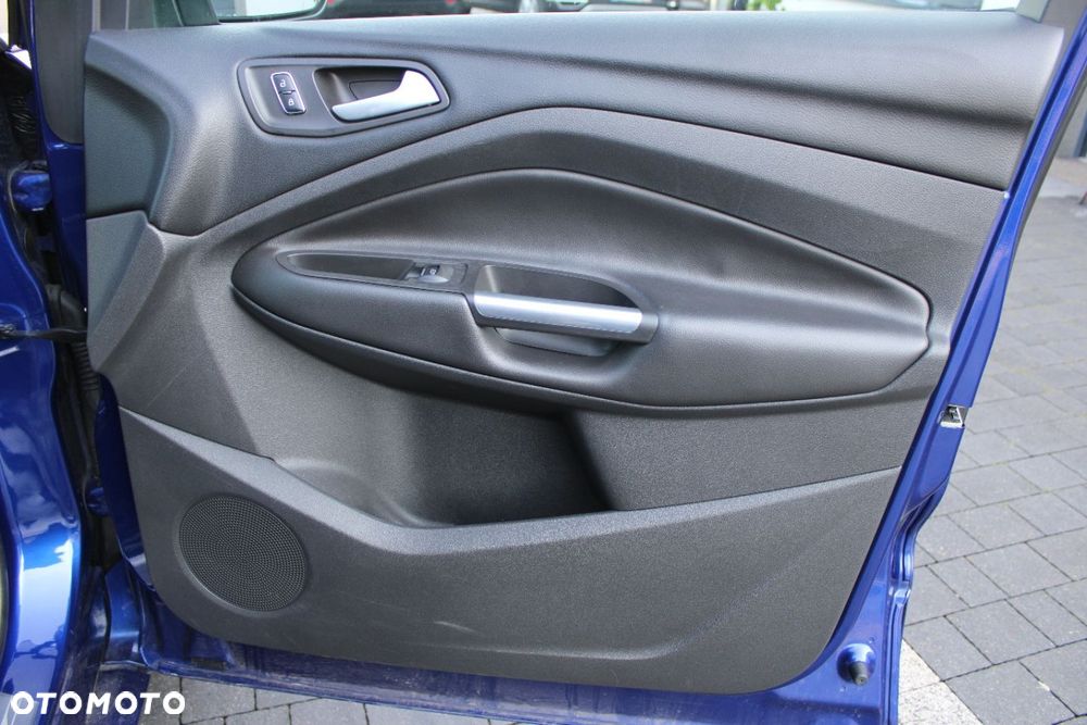 Ford Kuga - 28