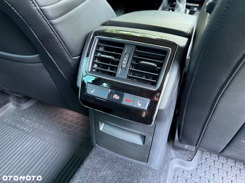 Skoda Superb 2.0 TDI SCR 4x4 Style DSG - 18