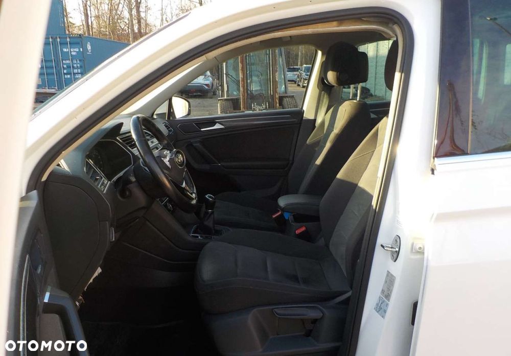 Volkswagen Tiguan - 27
