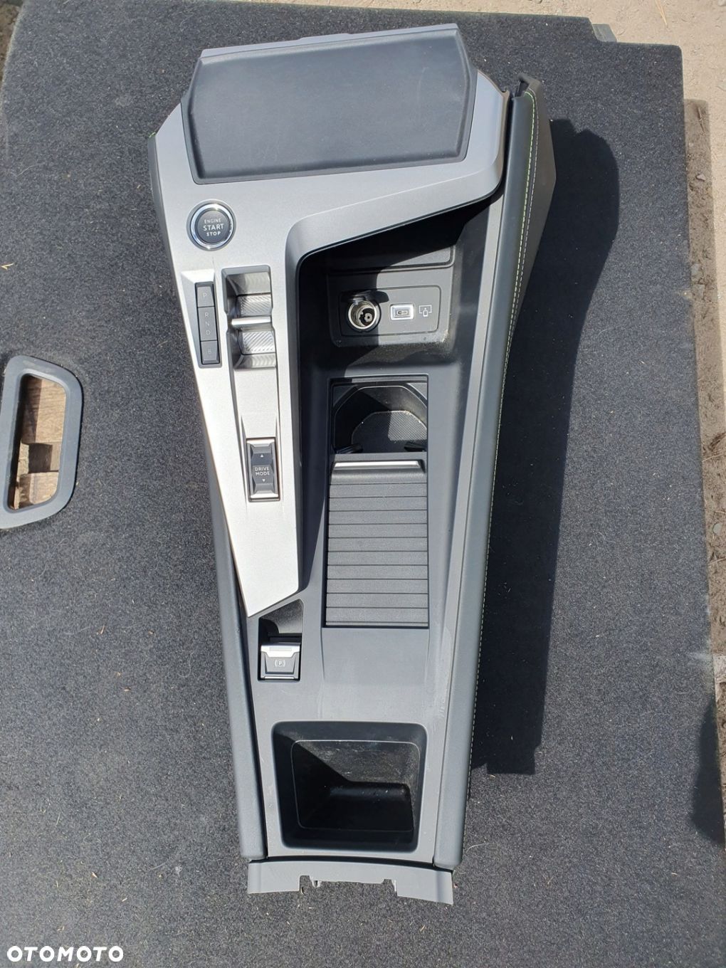 Podłokietnik TUNEL PEUGEOT 308 T10 9835860680 USB RĘCZNY ŁADOWARKA - 1