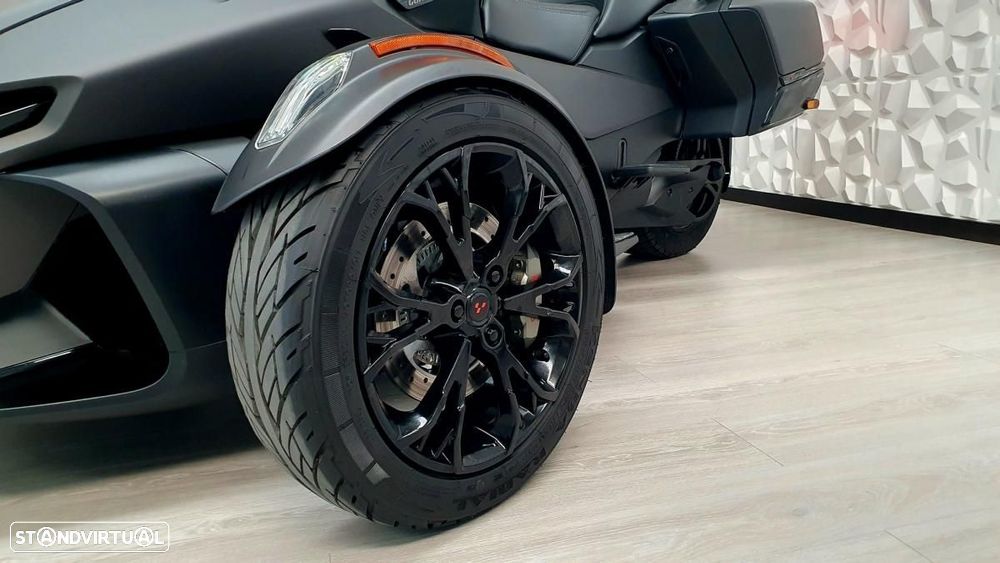 Can-Am Spyder RT Limited - 4