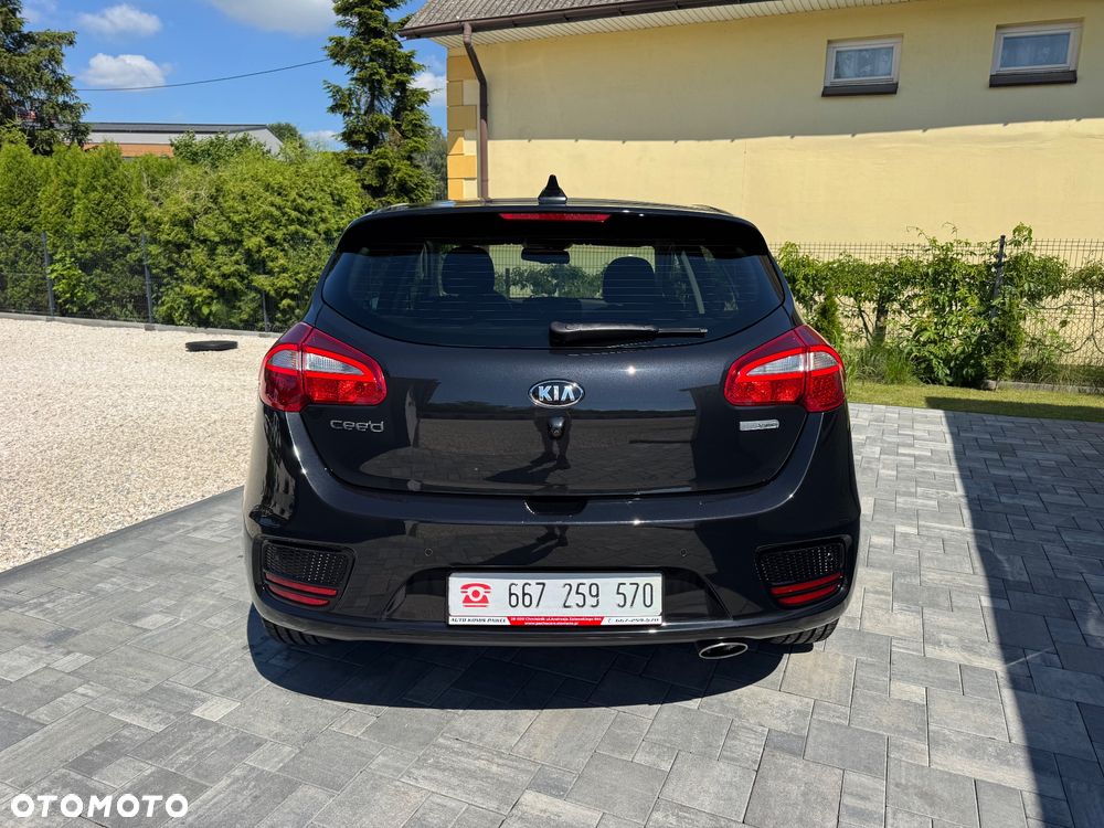 Kia Ceed 1.6 GDI Dream-Team Edition - 15