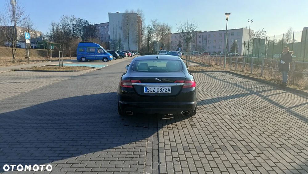 Jaguar XF 2.7 V6 D Luxury - 6