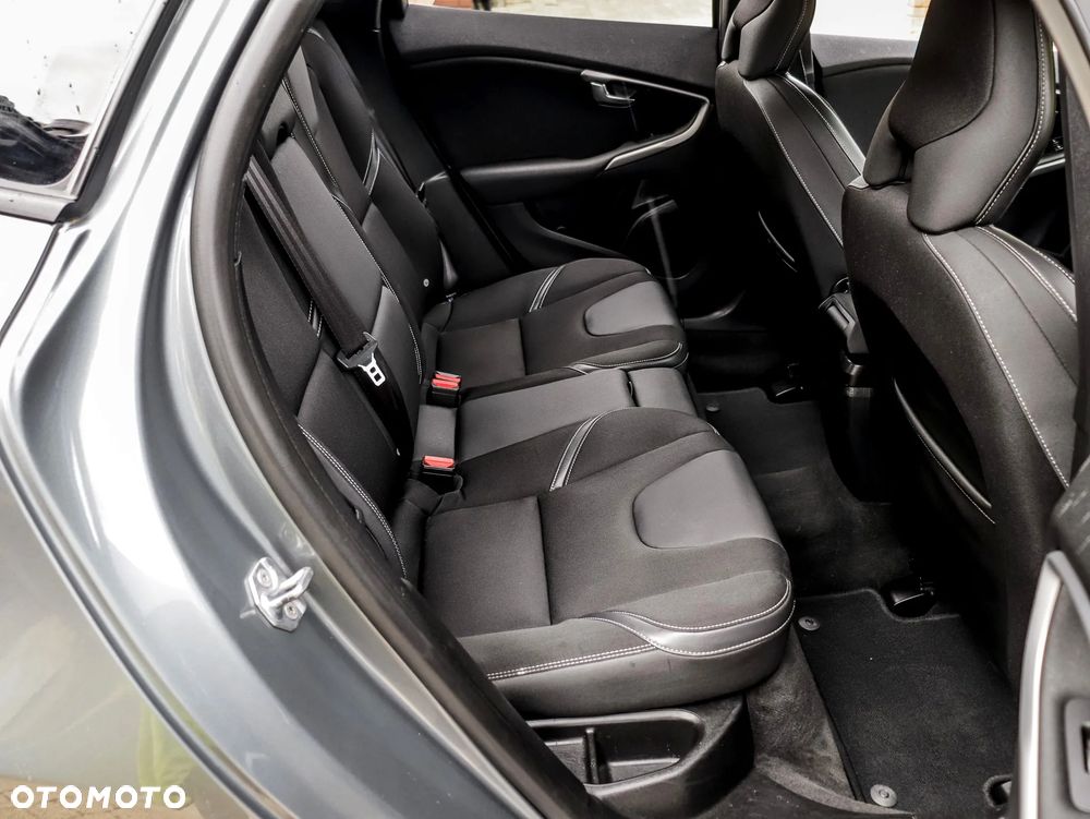 Volvo V40 D2 Drive-E Momentum - 15