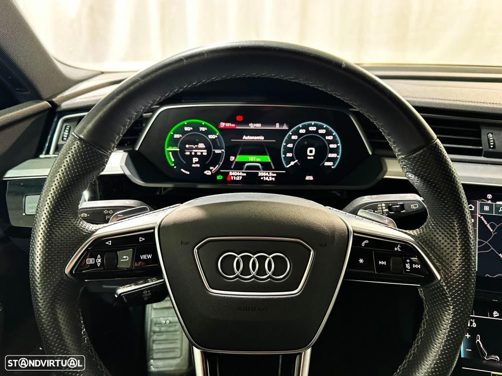 Audi e-tron 55 quattro S line - 32