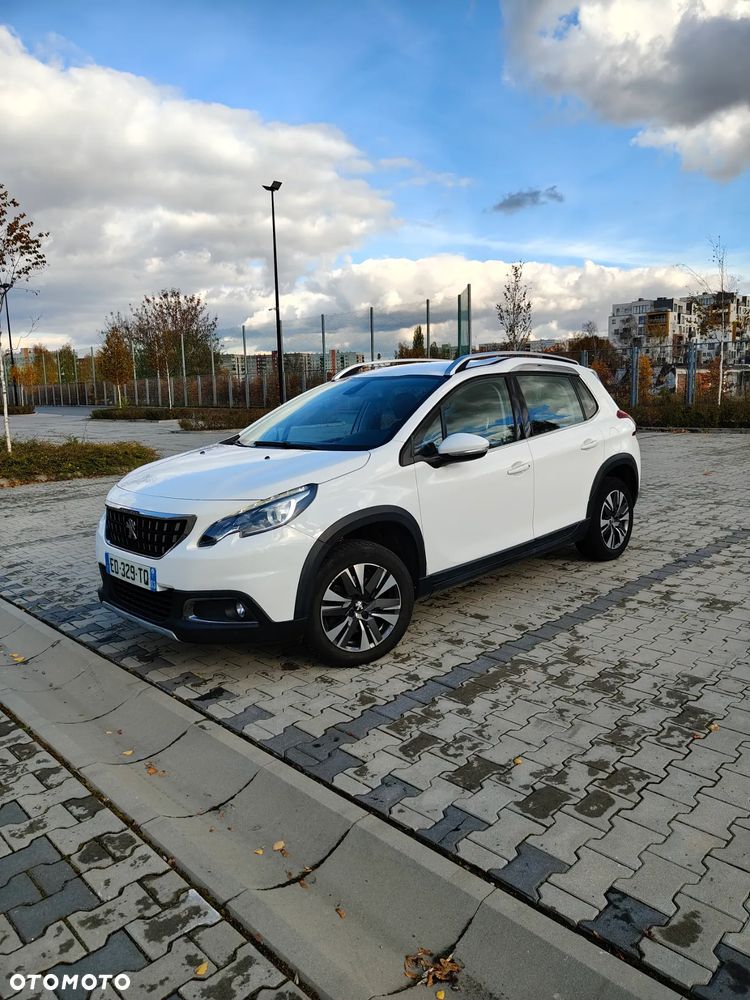 Peugeot 2008 1.2 Pure Tech Allure S&S - 22