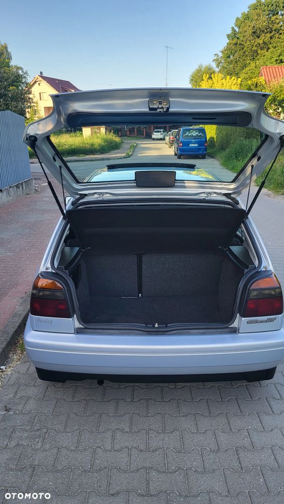 Volkswagen Golf - 24