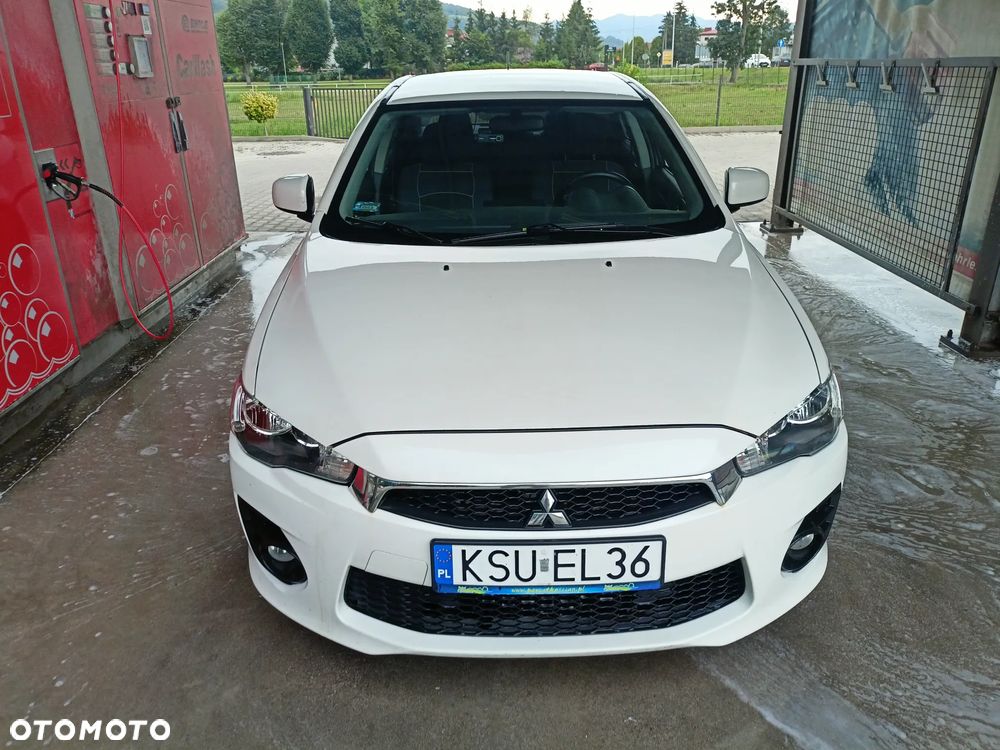 Mitsubishi Lancer 1.6 Invite - 3